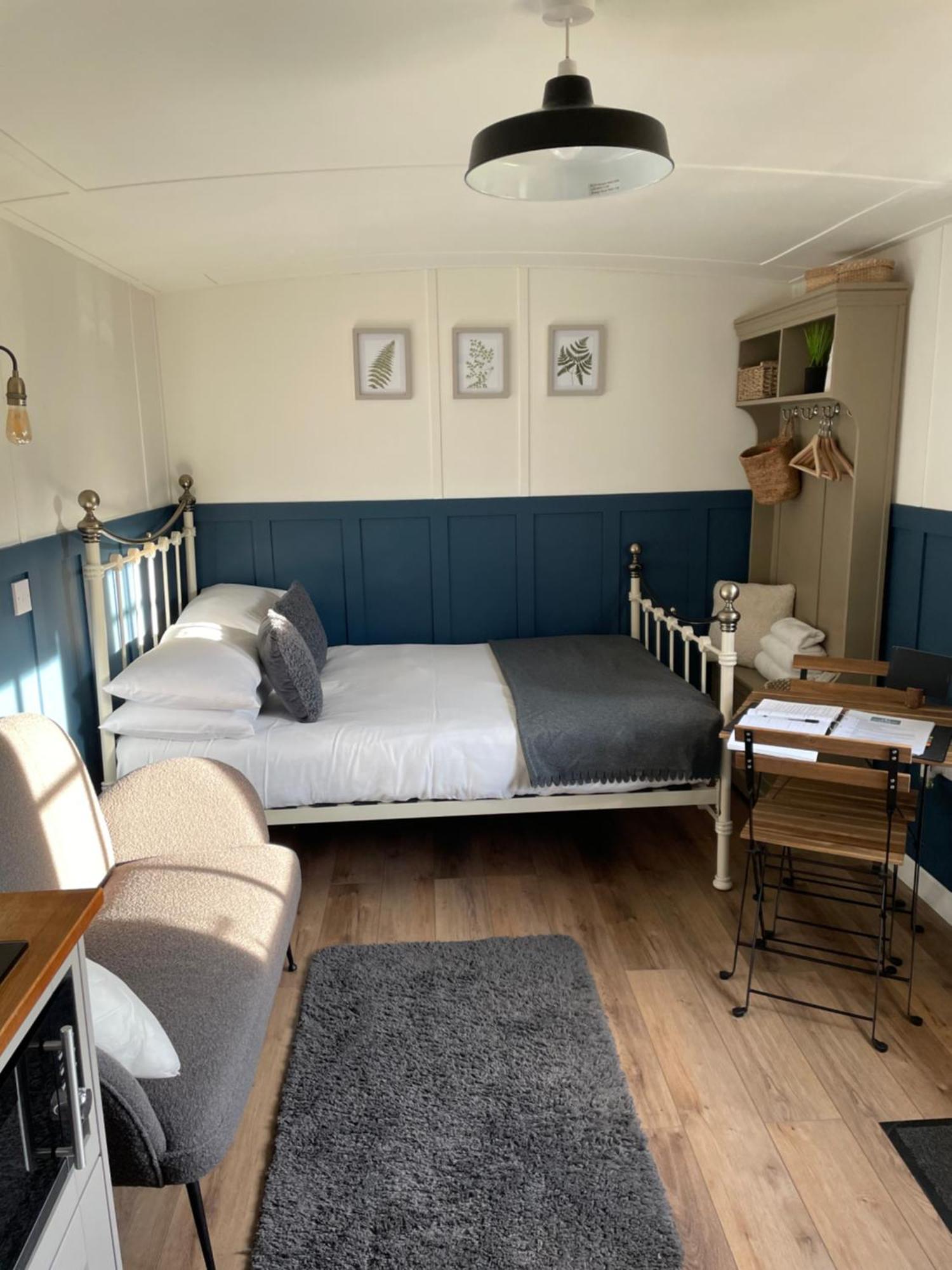 Rosemary Shepherds Hut, Clay Bank Huts Ingleby Greenhow Экстерьер фото